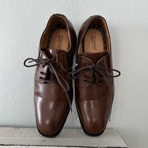 Freeman Boys brown Oxford dress shoes sz: 4 NEW